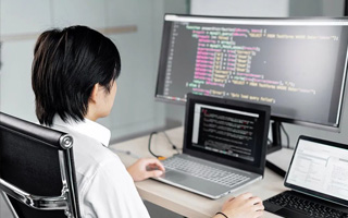 渑池 api php源码,下载的php源码怎么运行呢？